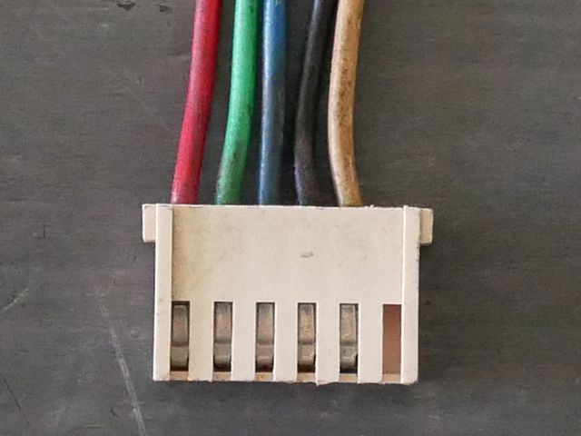 hitachi_gmk_29fs2_video_input_connector.jpg